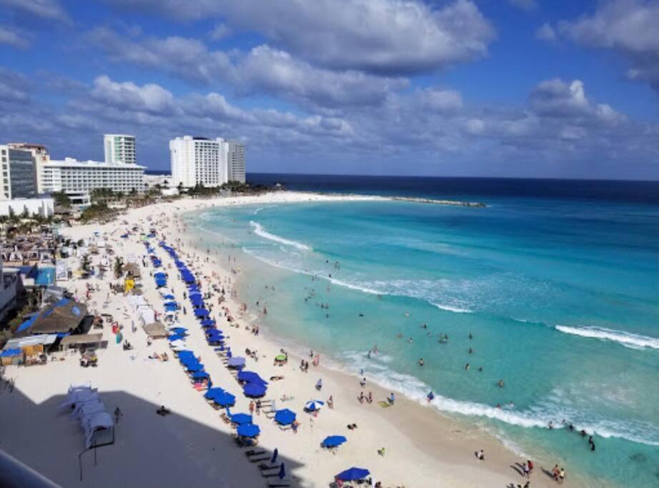 Beach Front Renewed Apartment Cancun Bagian luar foto