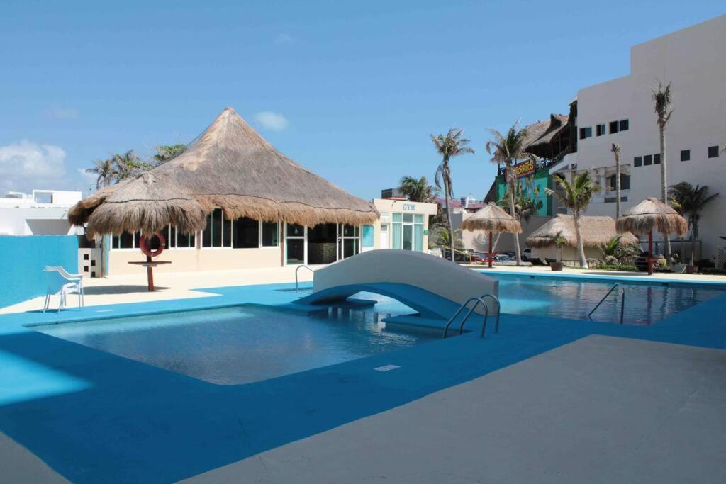 Beach Front Renewed Apartment Cancun Bagian luar foto